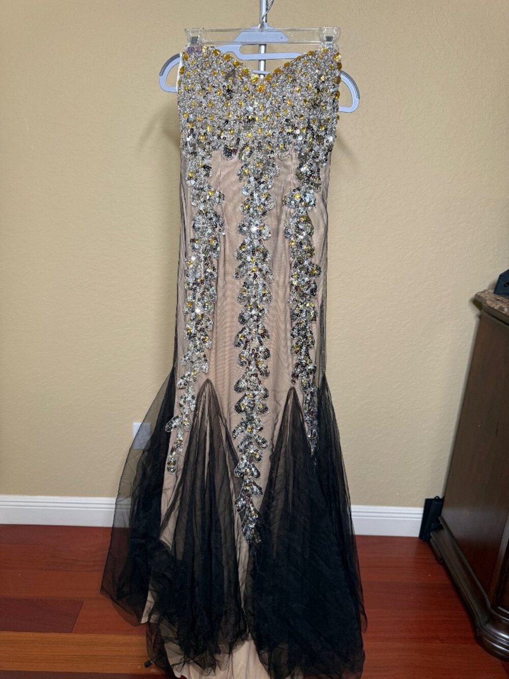 Jovani Nude Black Tulle Beaded Sequin Strapless Mermaid Prom Gown Size 10